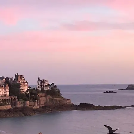 Bel Appartement Avec Vue Sur La Baie De Dinard Exterior photo