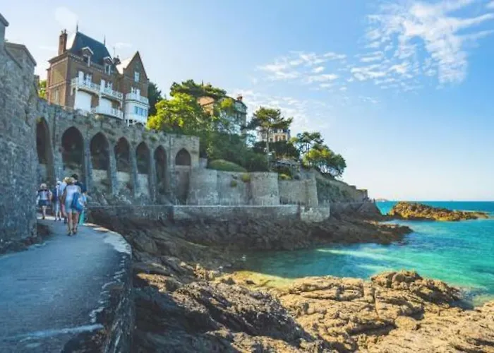 Bel Appartement Avec Vue Sur La Baie De Dinard